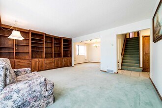 5644 Dalhousie Dr NW in Calgary, AB - Building Photo - Building Photo