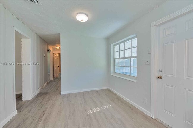 6130 SW 32nd St in Miramar, FL - Building Photo - Building Photo