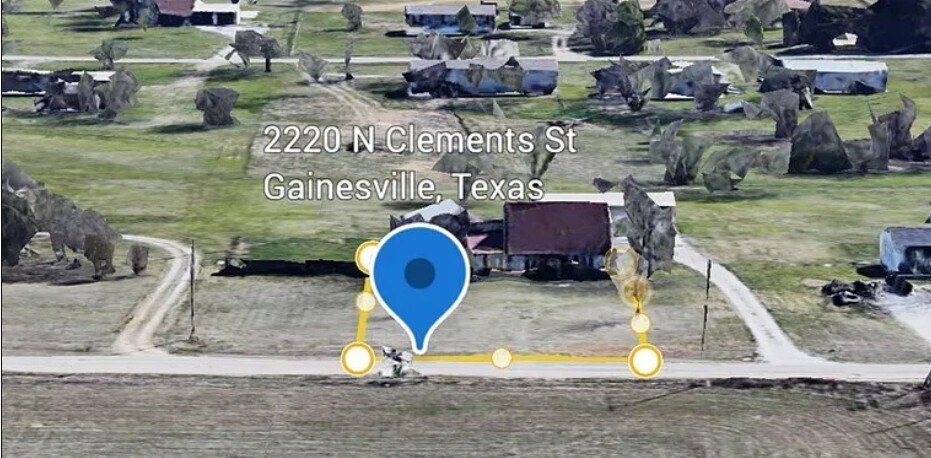 2220 N Clements St in Gainesville, TX - Building Photo