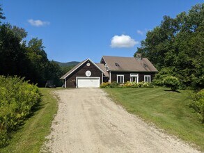 143 Yaks Wy in Peru, VT - Building Photo - Building Photo
