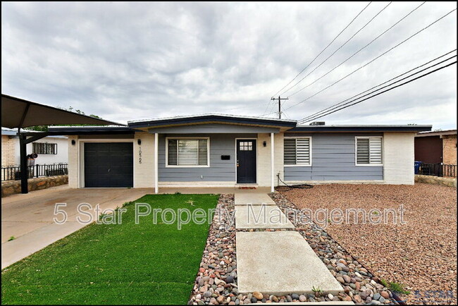 10565 Murphy St in El Paso, TX - Building Photo - Building Photo