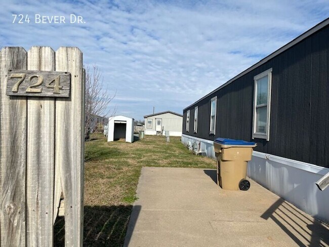 property at 724 W Bever Dr