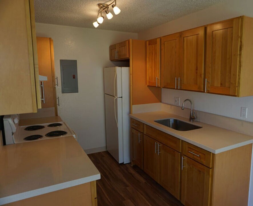 94-1064 Paawalu St in Waipahu, HI - Building Photo