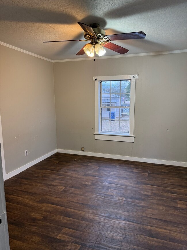 131 W 10th St in Pontotoc, MS - Building Photo - Building Photo