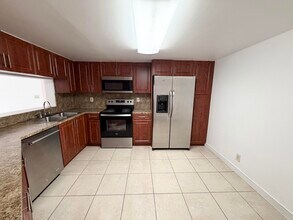9977 Westview Dr in Coral Springs, FL - Building Photo - Building Photo