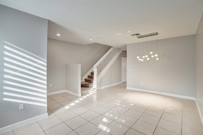 389 NE 208th Ter in Miami, FL - Building Photo - Building Photo