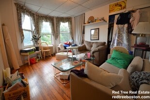 846 Huntington Ave, Unit 2 in Boston, MA - Building Photo