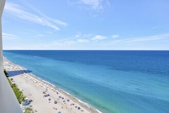 1890 S Ocean Dr in Hallandale Beach, FL - Building Photo - Building Photo