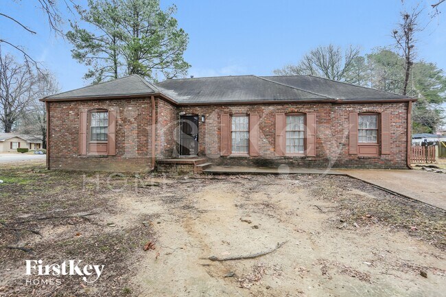 3900 Hermitage Dr in Memphis, TN - Foto de edificio - Building Photo