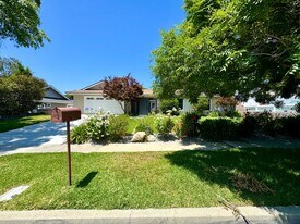 1909 N Abbie Way in Upland, CA - Building Photo