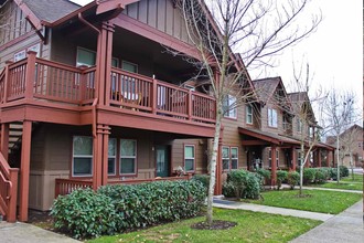 Cascadia Village in Vancouver, WA - Foto de edificio - Building Photo