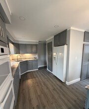 148 Russells Mills Rd in Dartmouth, MA - Building Photo - Building Photo