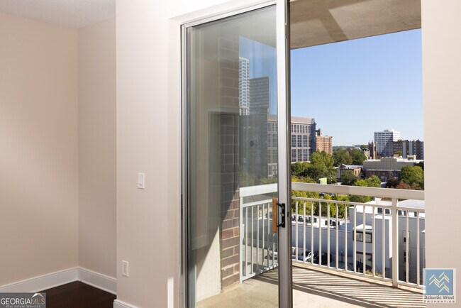 285 Centennial Olympic Park Dr NW in Atlanta, GA - Foto de edificio - Building Photo