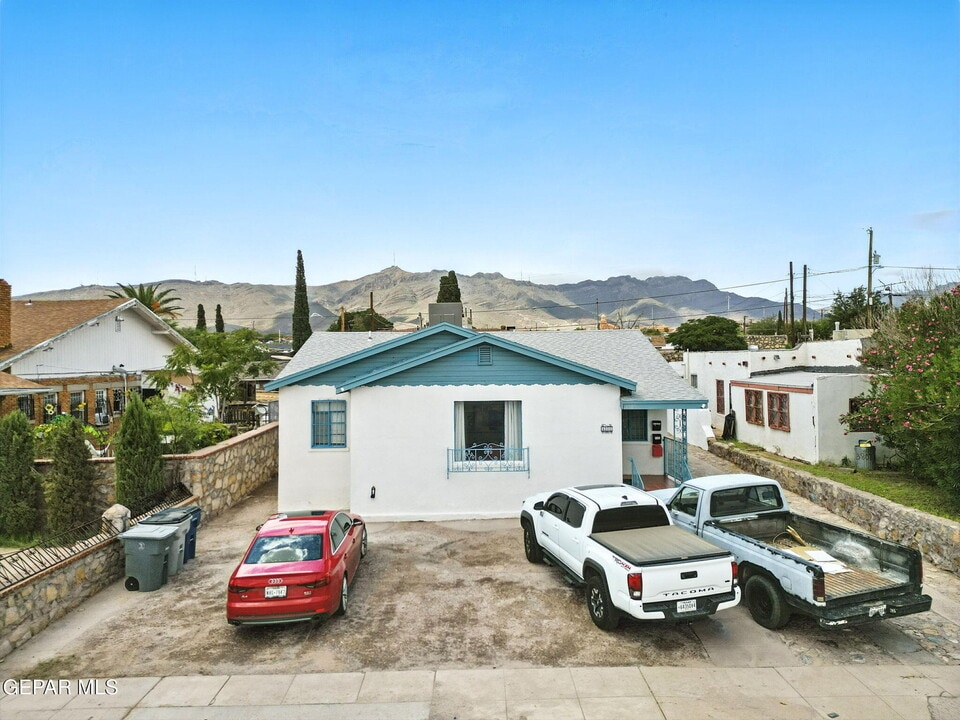 4505 Pershing Dr in El Paso, TX - Building Photo