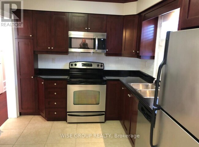 387 Winona Dr in Toronto, ON - Building Photo - Building Photo