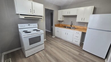 2406 E 8th St in Muncie, IN - Building Photo - Building Photo