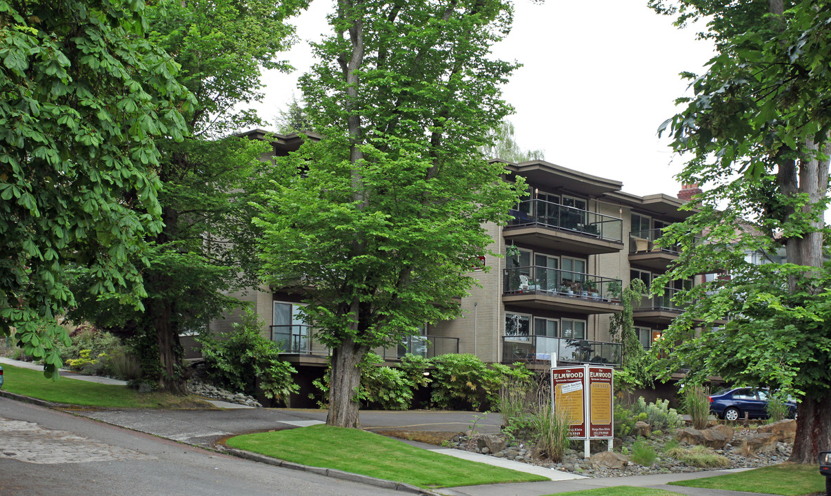 Elmwood Condos in Tacoma, WA - Building Photo