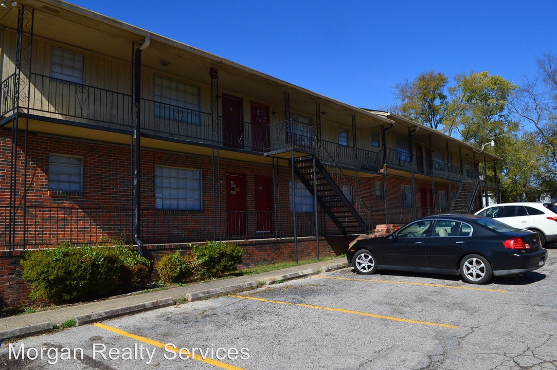 1802 Polly Reed Ct in Center Point, AL - Foto de edificio