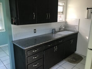 1043 64th St in Sacramento, CA - Building Photo - Building Photo