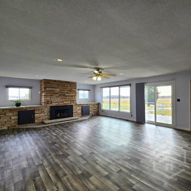 94 Stage Rd in Brant, ON - Building Photo - Building Photo