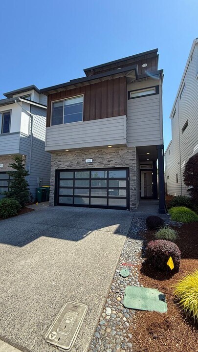 4960 SW Rossi Terrace in Beaverton, OR - Building Photo