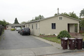 335-341 Laurel Ave in Hayward, CA - Building Photo - Building Photo