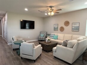 528 Thunder Rd in Surfside Beach, TX - Building Photo - Building Photo