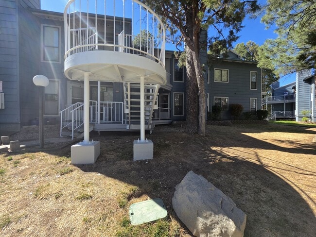 2700 S White Mountain Rd in Show Low, AZ - Foto de edificio - Building Photo