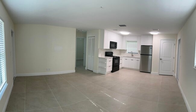 2818 New York St in West Palm Beach, FL - Building Photo - Building Photo