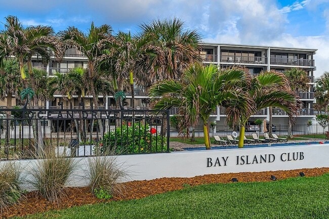 4141 Ocean Dr, Unit 504 in Vero Beach, FL - Building Photo - Building Photo