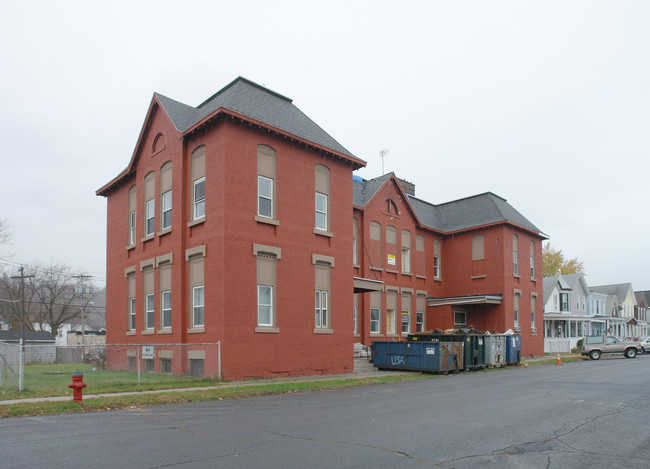 366 4th Avenue in Troy, NY - Foto de edificio - Building Photo