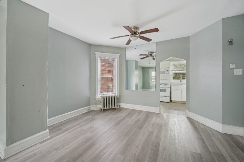228 N Edgewood St in Philadelphia, PA - Building Photo