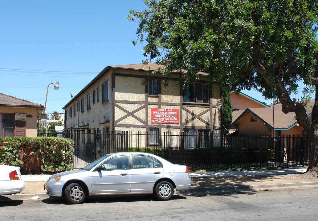 1880 Pine Ave in Long Beach, CA - Building Photo