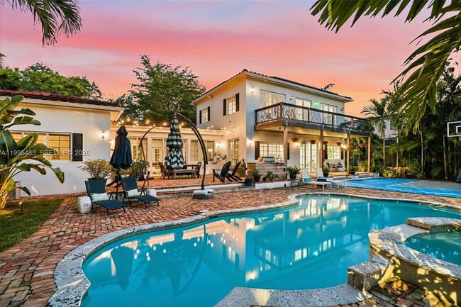 9636 NE 5th Avenue Rd in Miami Shores, FL - Building Photo - Building Photo