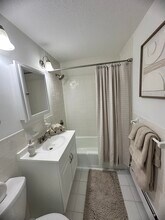 Sheridan Apartments in Shrewsbury, MA - Foto de edificio - Building Photo