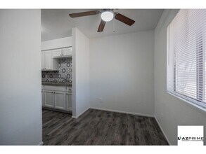 2571 E Mobile Ln in Phoenix, AZ - Building Photo - Building Photo