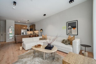 The Ash in Chicago, IL - Building Photo