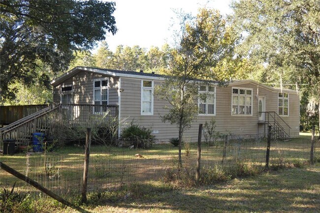 30240 Lynne Dr in Zephyrhills, FL - Building Photo - Building Photo