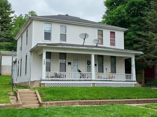 721 Avenue D, Unit 721