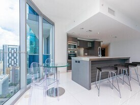 200 Biscayne Blvd in Miami, FL - Building Photo
