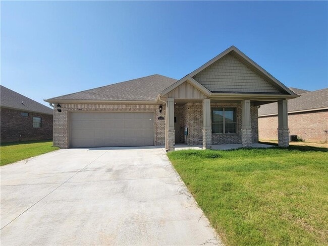 1041 E Skyline Lp in Centerton, AR - Building Photo - Building Photo