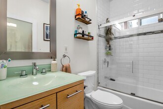 2411-2413 Ocean Ave in Los Angeles, CA - Building Photo - Building Photo