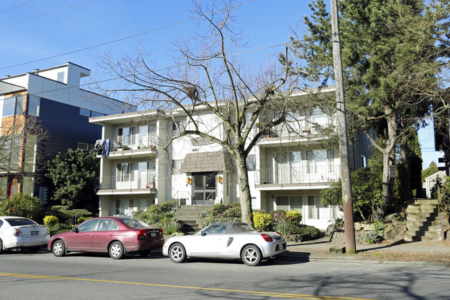 Villa Lisa Apartments in Seattle, WA - Building Photo - Building Photo