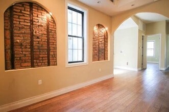 238 Schaefer St, Unit 3 in Brooklyn, NY - Building Photo - Building Photo