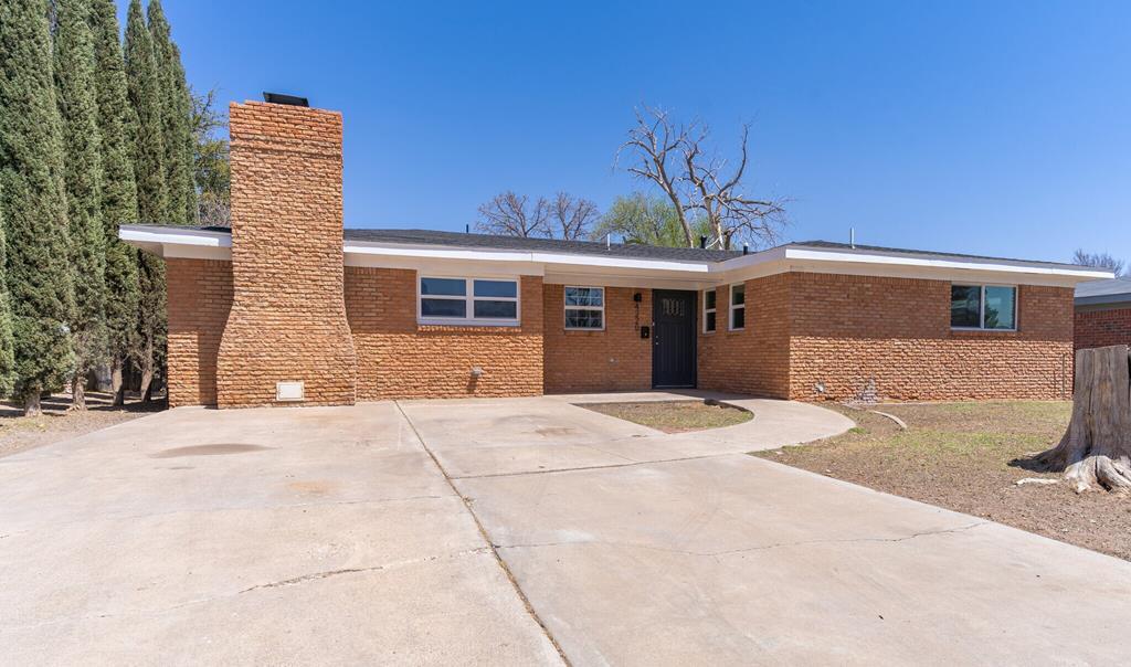 4220 Wayside Ave in Odessa, TX - Building Photo