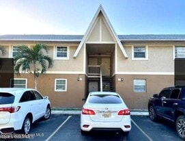 294 Berkshire Ln in Melbourne, FL - Building Photo