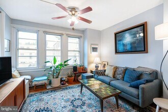 639 Bainbridge St in Philadelphia, PA - Building Photo - Building Photo