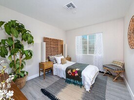 2040 E Monte Vista Rd, Unit Casita in Phoenix, AZ - Building Photo