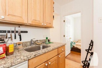 681 W Wrightwood Ave-Unit -O1W in Chicago, IL - Building Photo - Building Photo