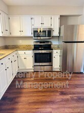 903 Hampshire Ct in Cary, NC - Building Photo - Building Photo